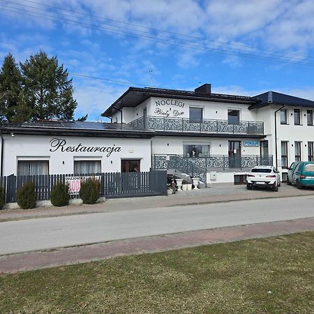 Appartamento Bialy Dom Sulejów Esterno foto